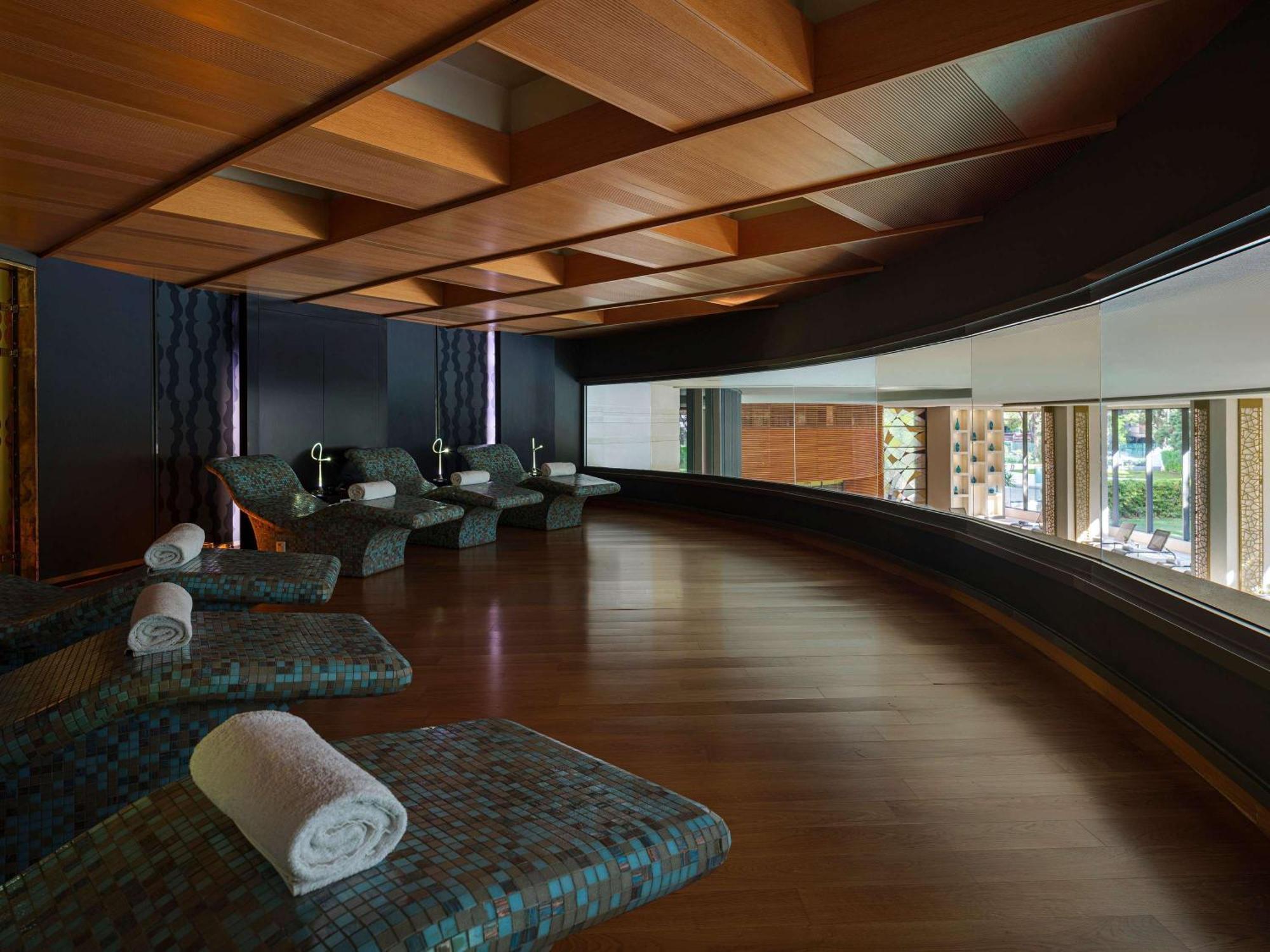 Swissotel Buyuk Efes Izmir Exterior photo The spa at the Four Seasons Hotel, Hong Kong