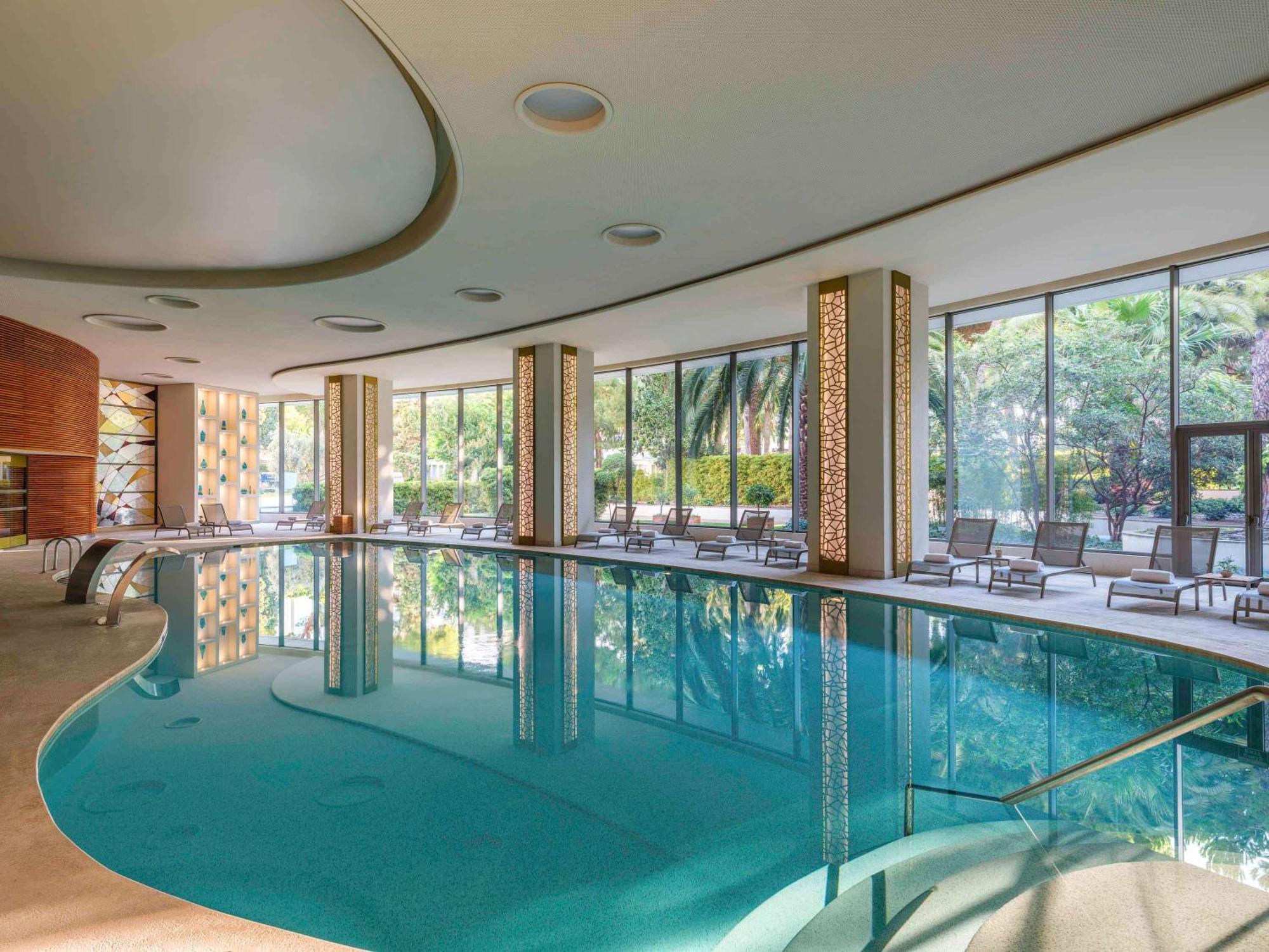 Swissotel Buyuk Efes Izmir Exterior photo The swimming pool at the hotel