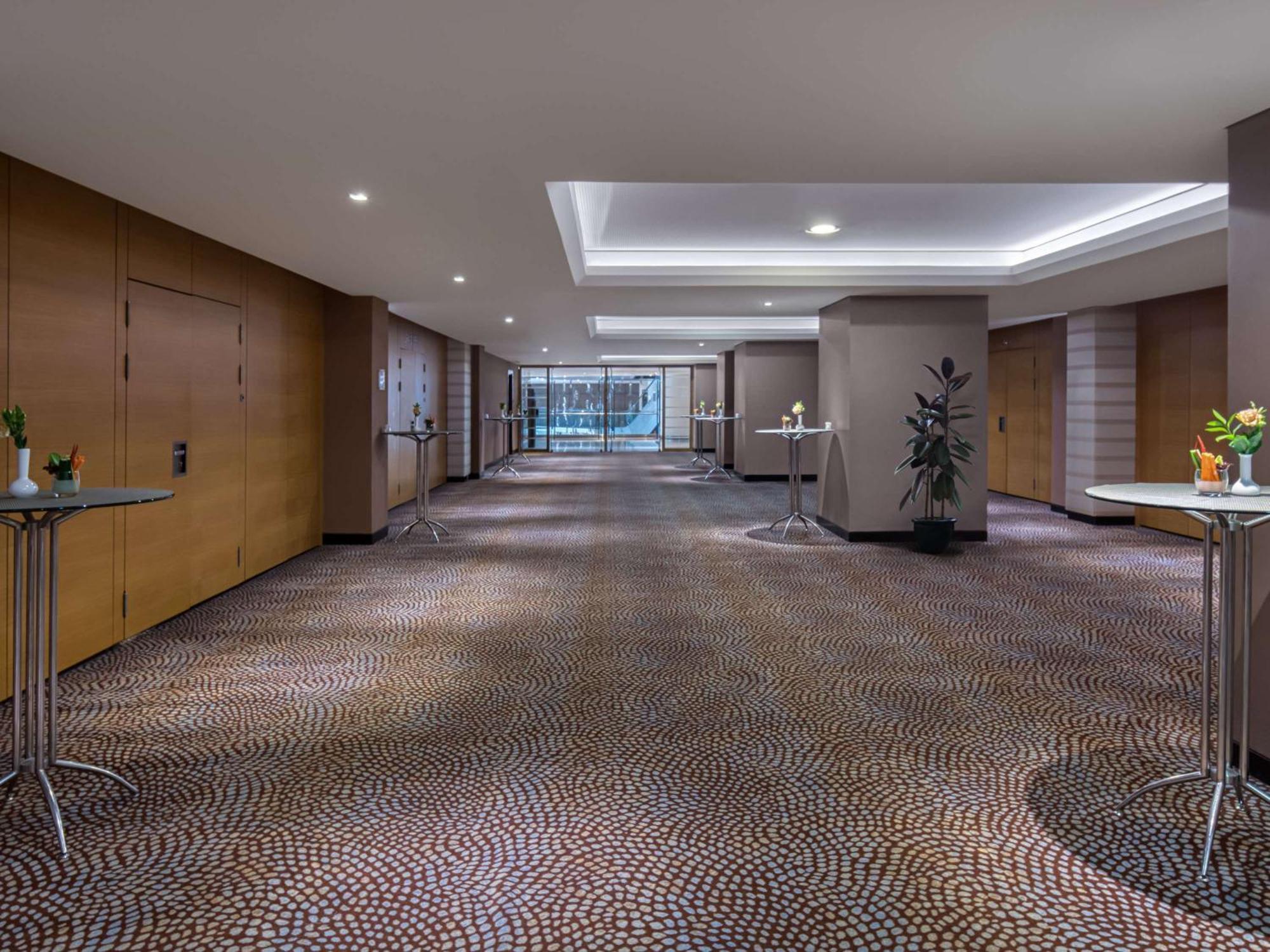 Swissotel Buyuk Efes Izmir Exterior photo The Westin Convention Centre
