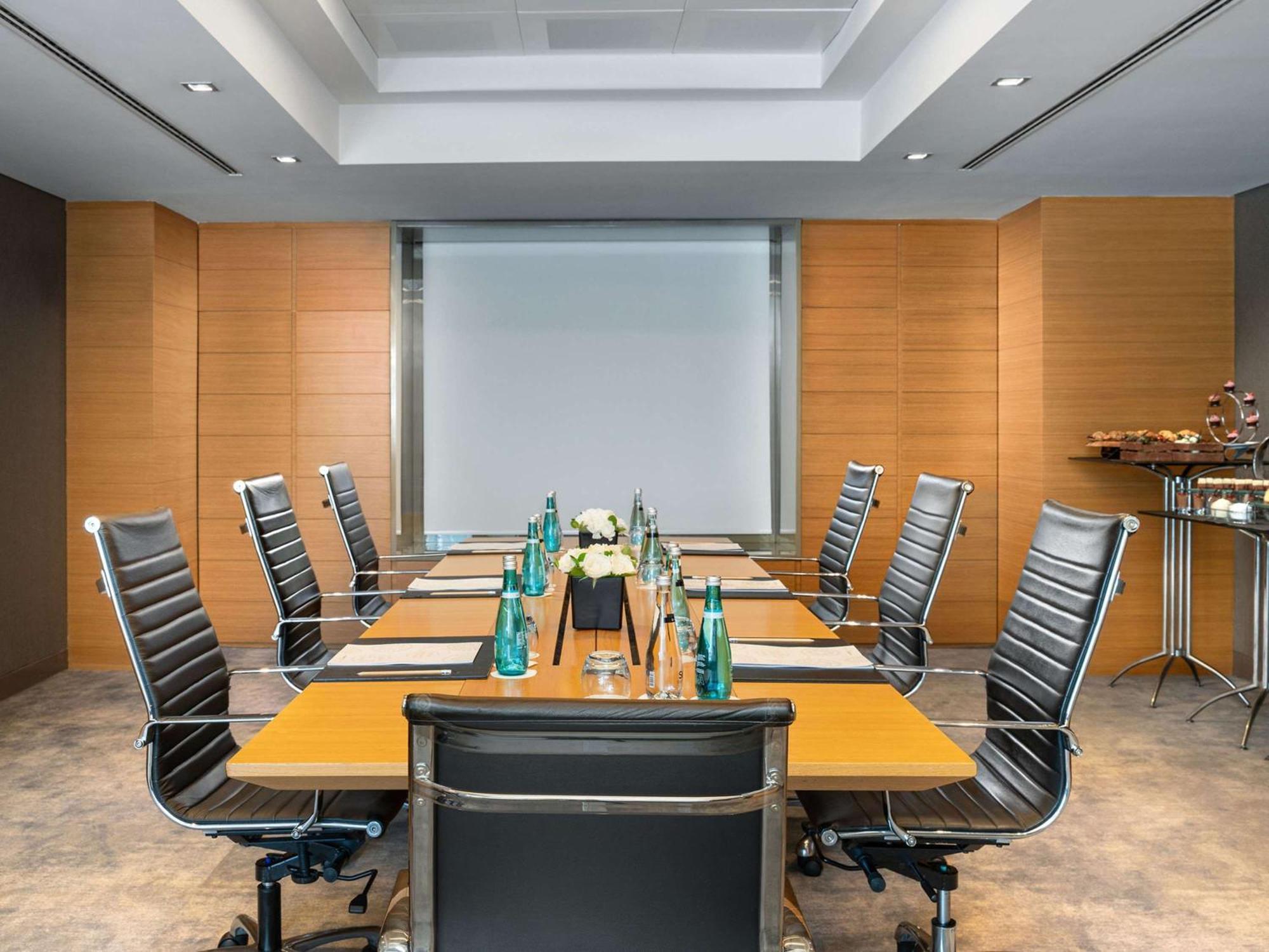 Swissotel Buyuk Efes Izmir Exterior photo Meeting room